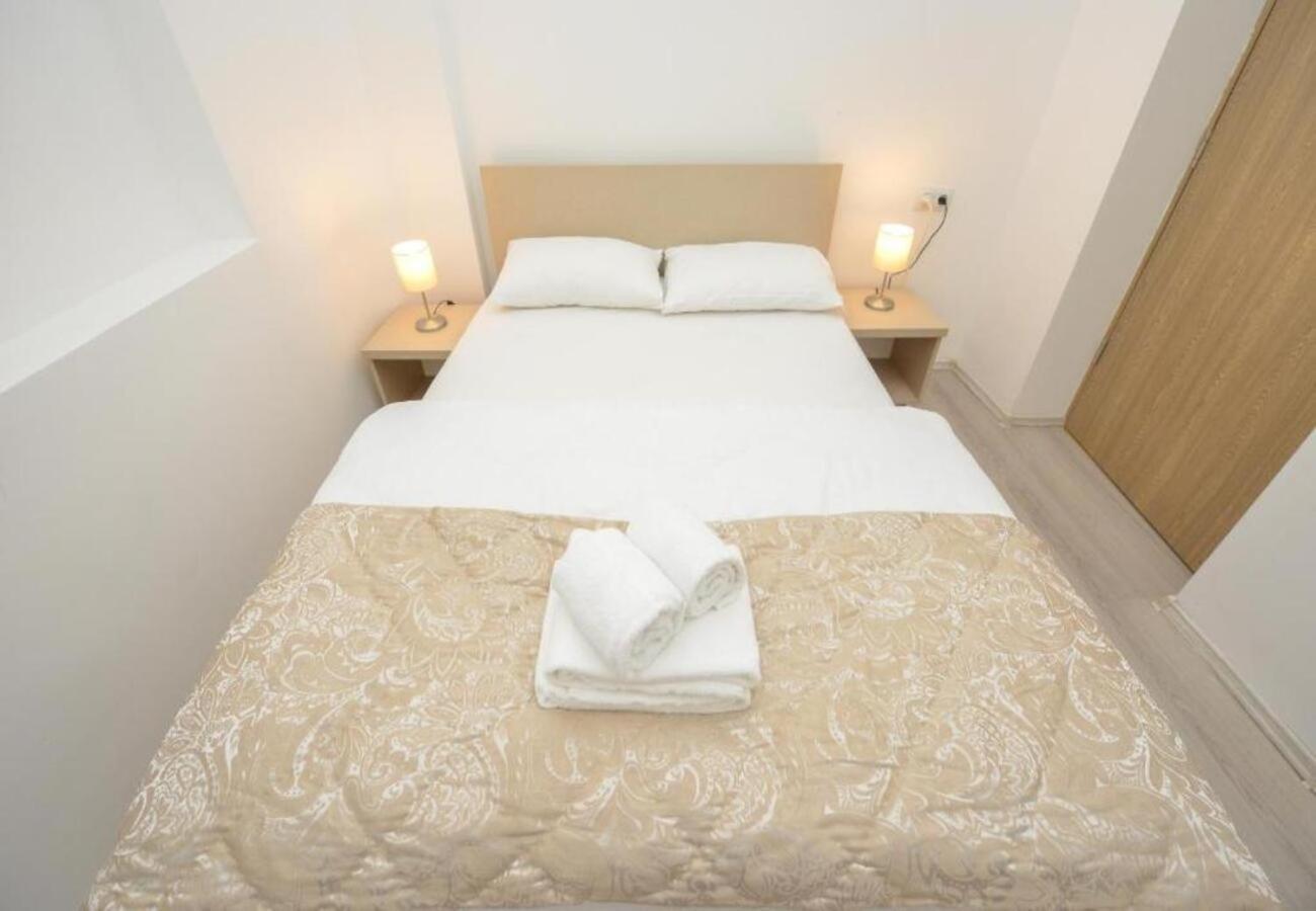 Chic Old Town Escape With Modern Comforts Apartament Bucureşti